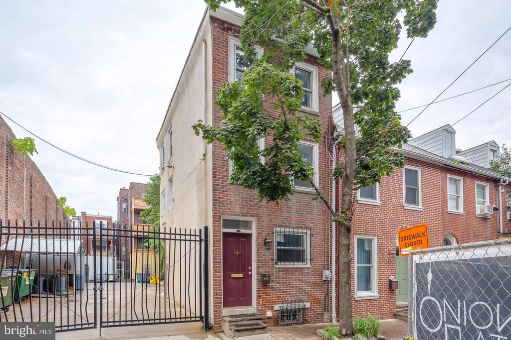 932 N HANCOCK ST