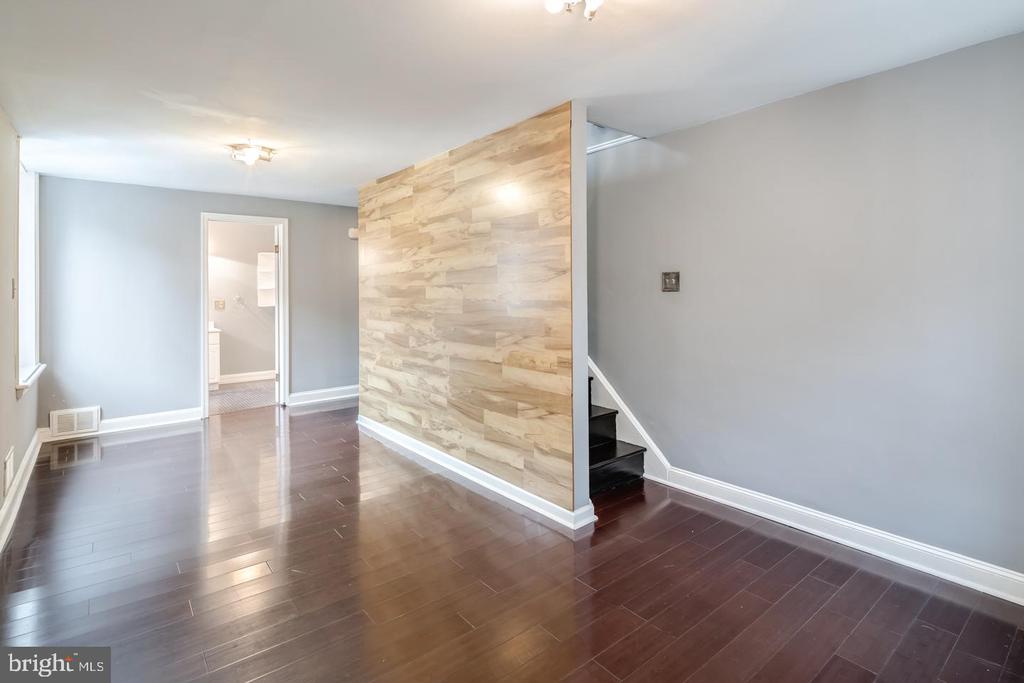 932 N HANCOCK ST