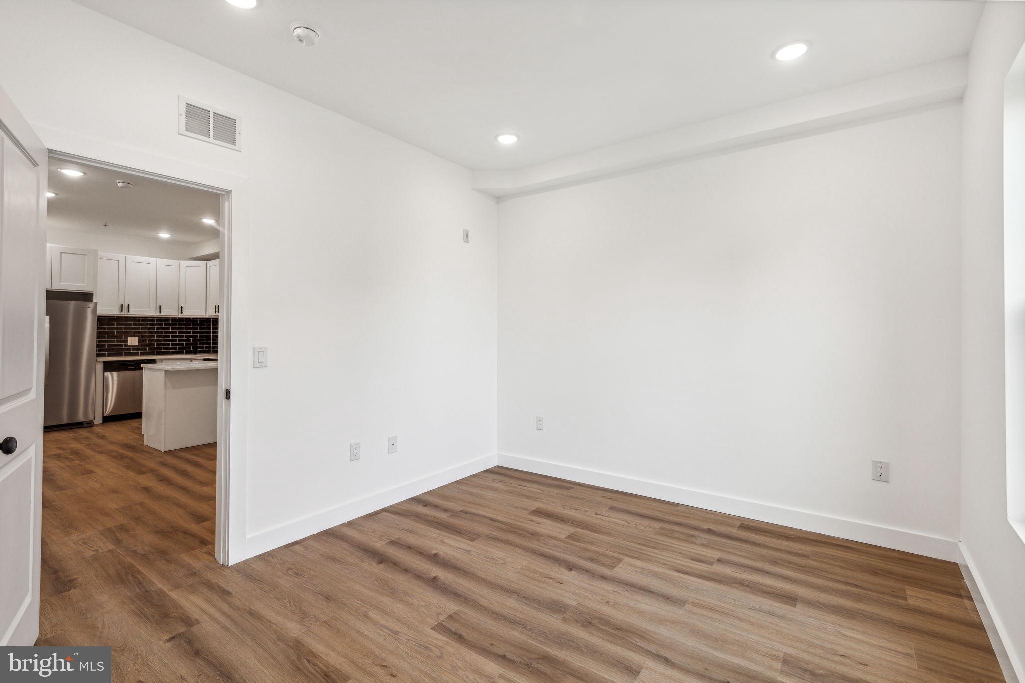 2306 N FAIRHILL ST #3