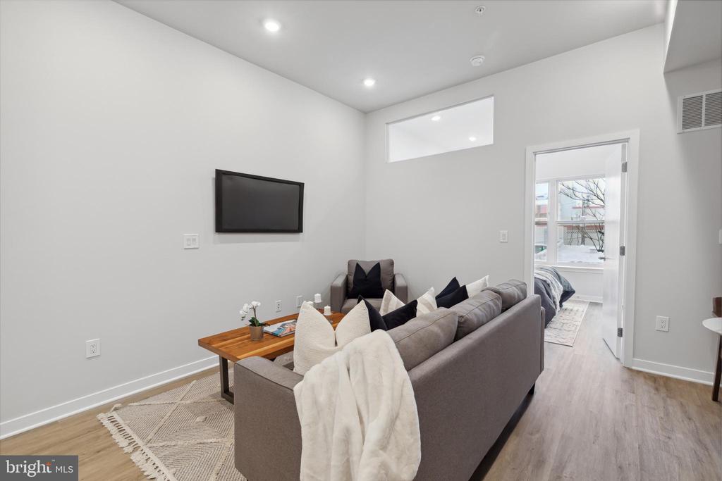 1330 S PATTON ST #UNIT 403