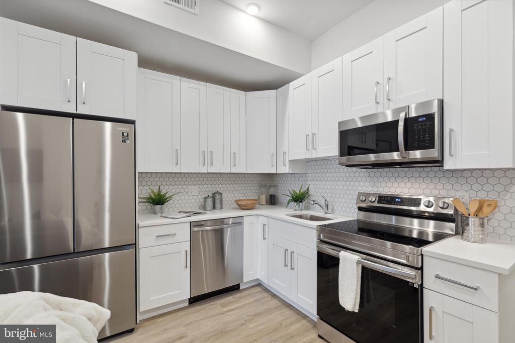 1330 S PATTON ST #UNIT 403