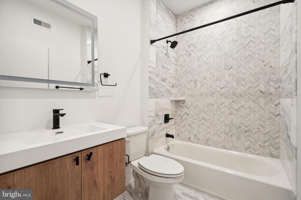 1420 POINT BREEZE AVE #UNIT 102