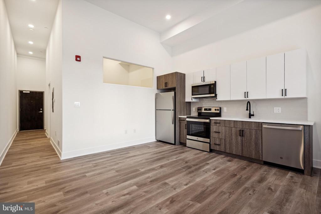 1420 POINT BREEZE AVE #UNIT 102