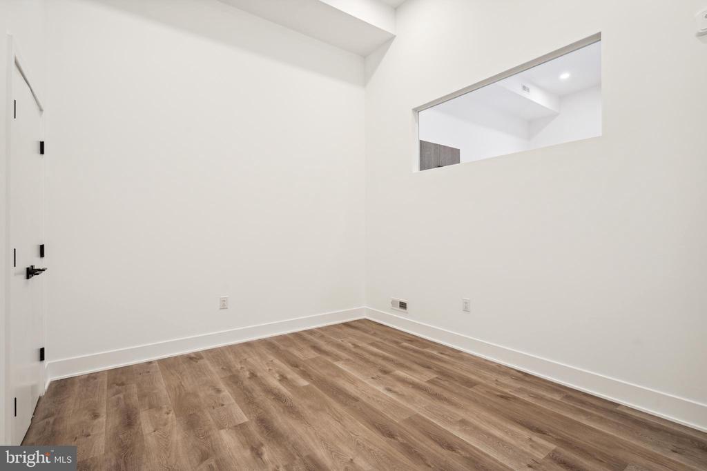 1420 POINT BREEZE AVE #UNIT 102