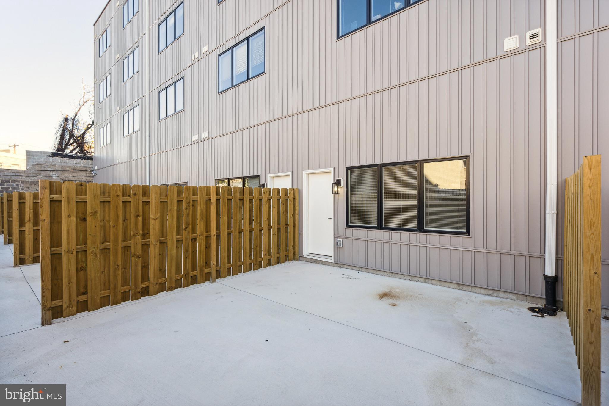 1420 POINT BREEZE AVE #UNIT 102