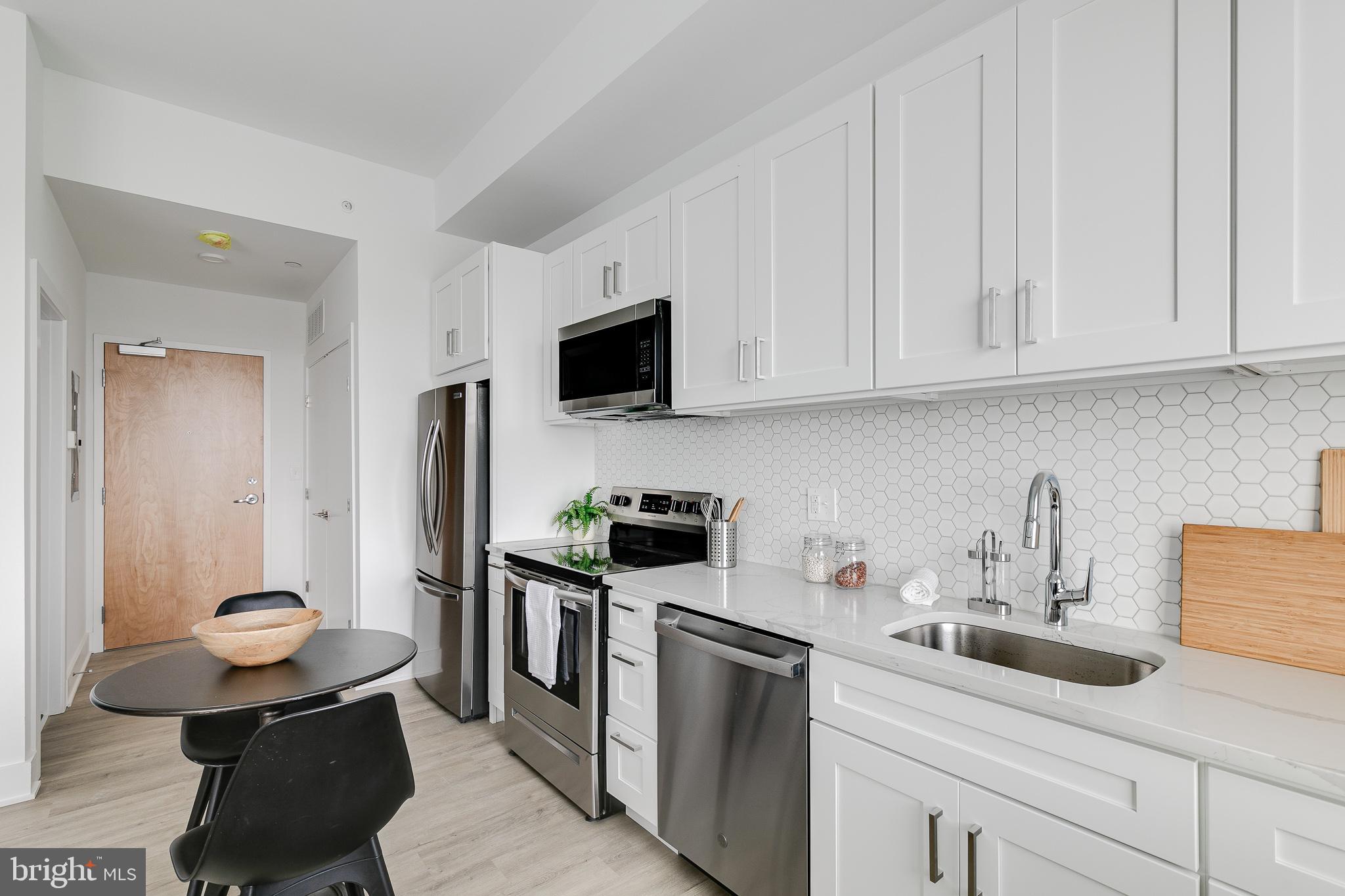 2201 WASHINGTON AVE #UNIT 208