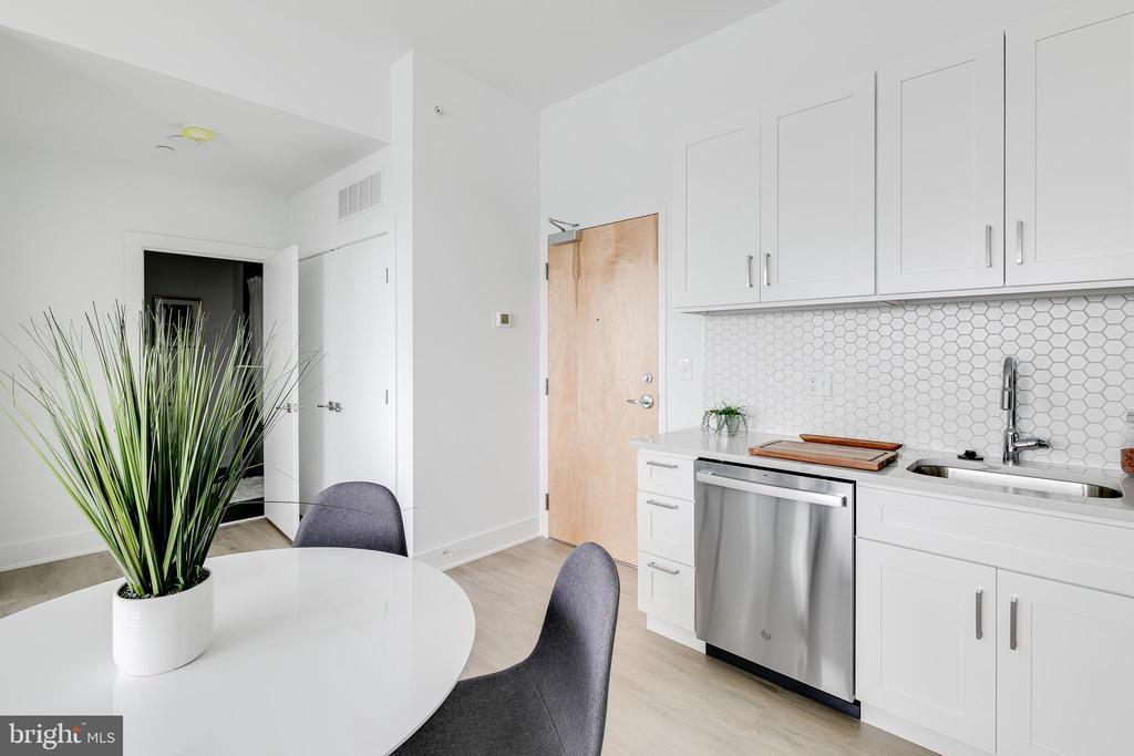 2201 WASHINGTON AVE #UNIT 319