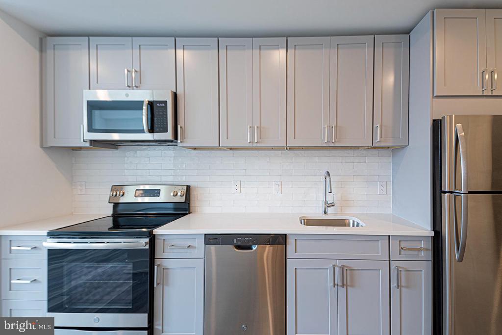 1245 RIDGE AVE #UNIT 205