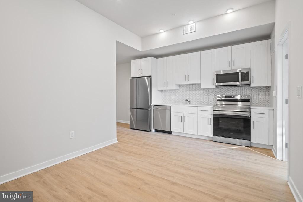 1330 S PATTON ST #UNIT 208