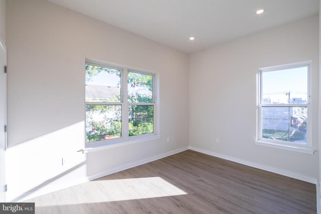 1330 S PATTON ST #UNIT 401