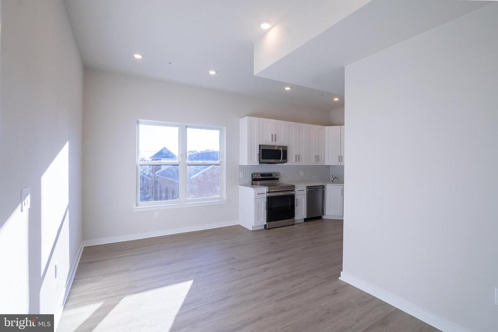 1330 S PATTON ST #UNIT 401