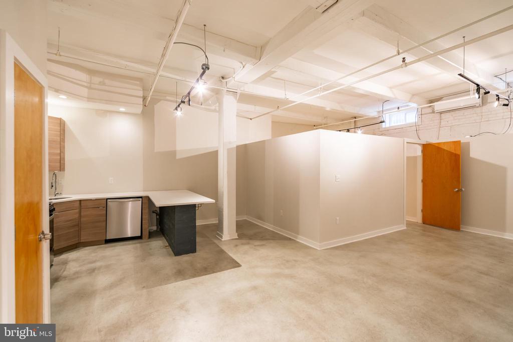 314 BROWN ST #B2