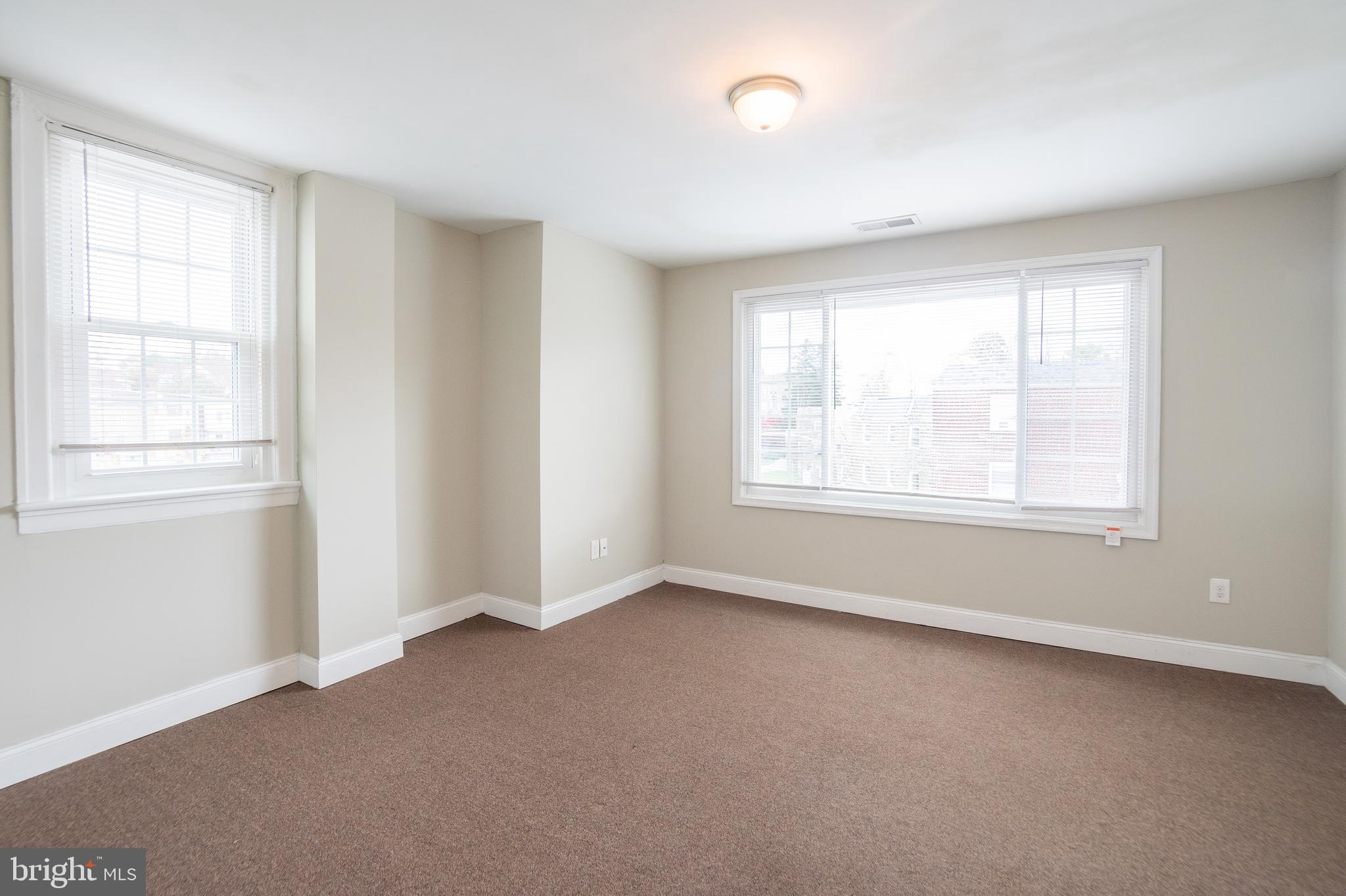 5774 N 20TH ST #UPPER UNIT