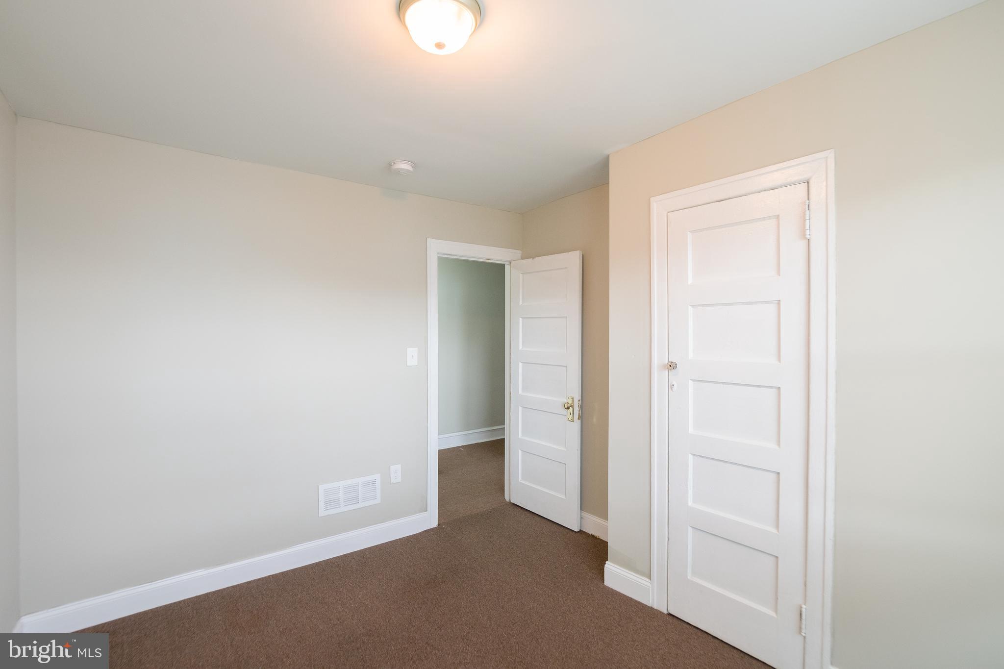 5774 N 20TH ST #UPPER UNIT