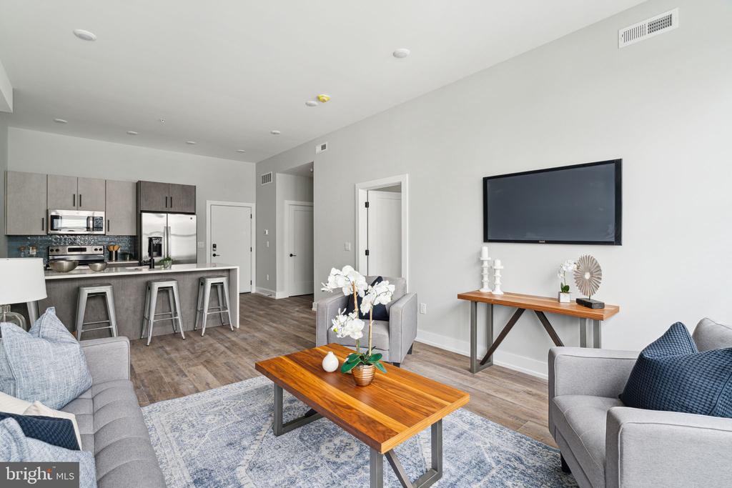 2233 N 7TH ST #UNIT 207