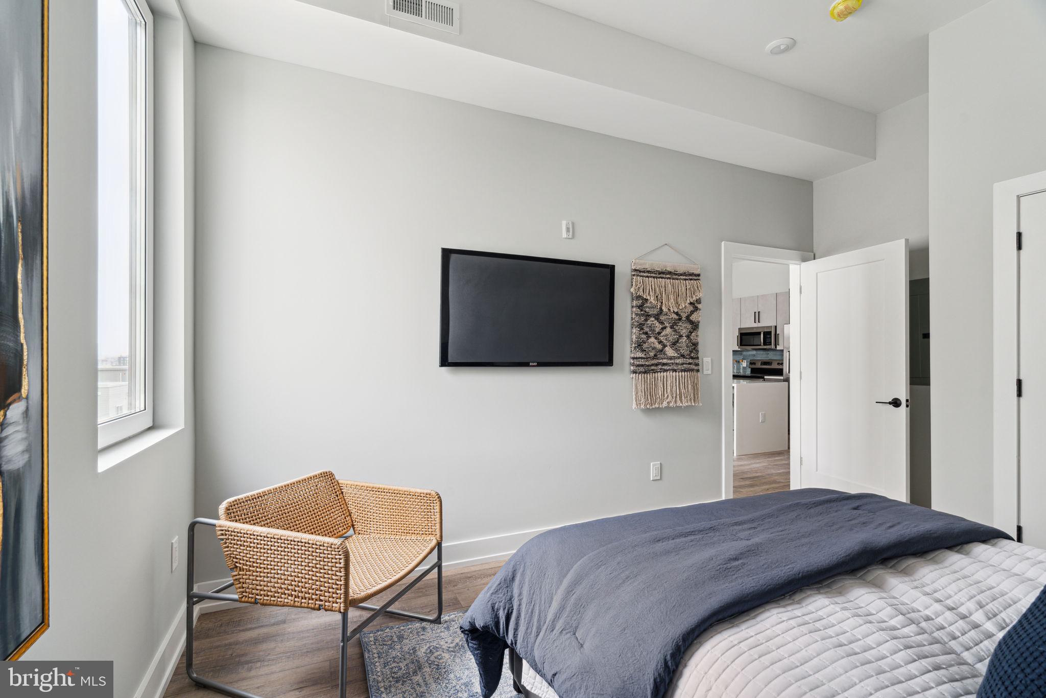 2233 N 7TH ST #UNIT 207