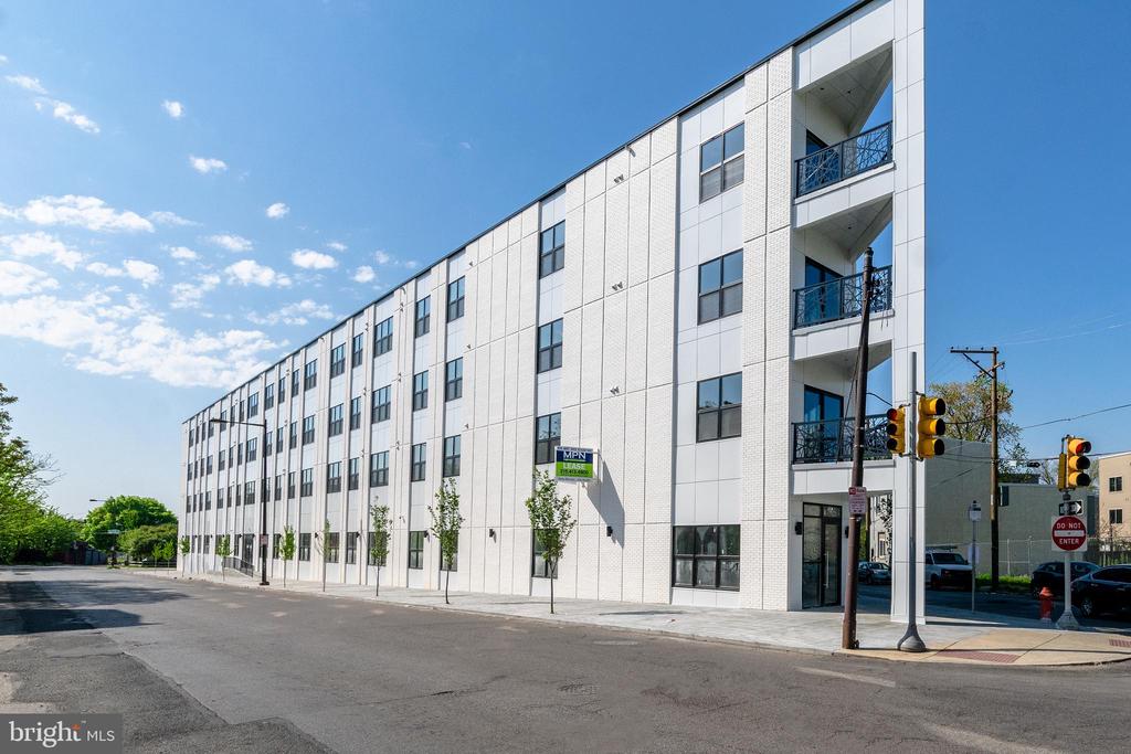 2233 N 7TH ST #UNIT 207