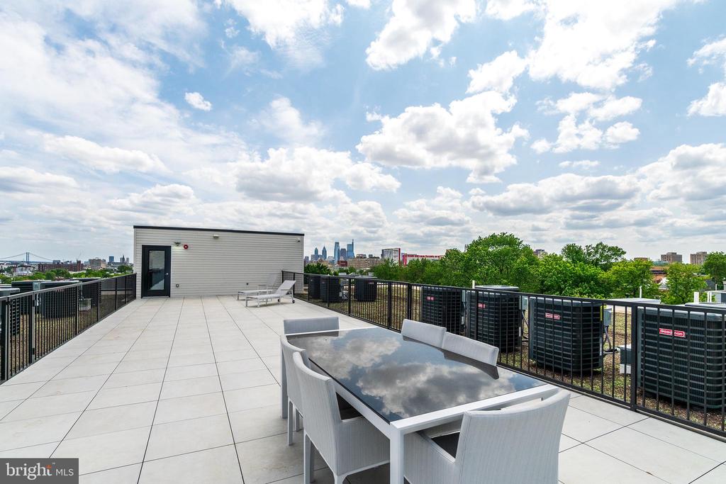 2233 N 7TH ST #UNIT 207