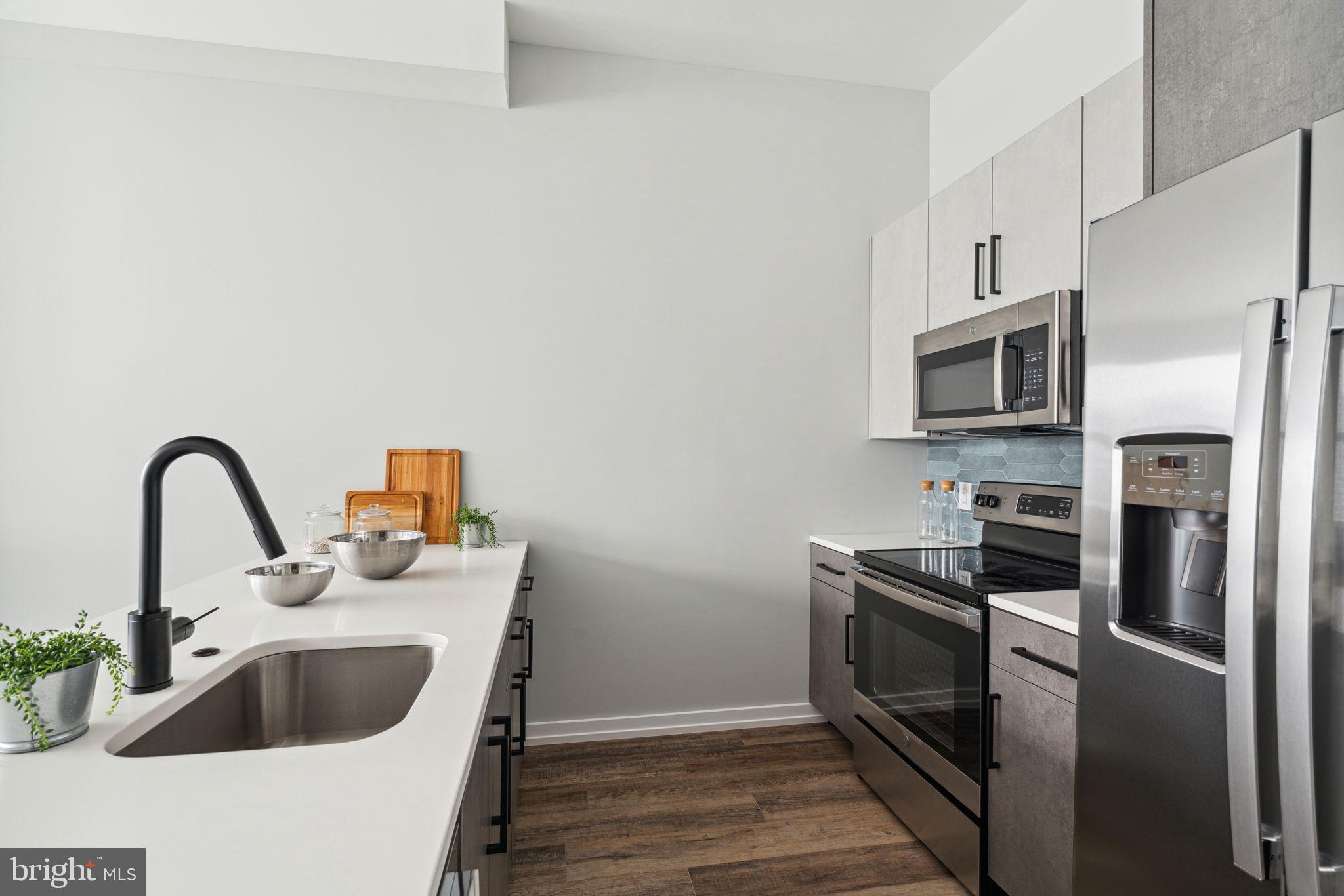 2233 N 7TH ST #UNIT 302