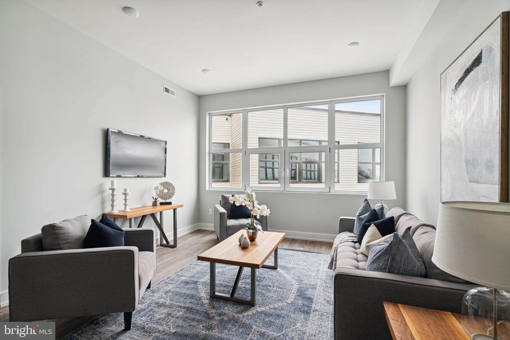 2233 N 7TH ST #UNIT 302