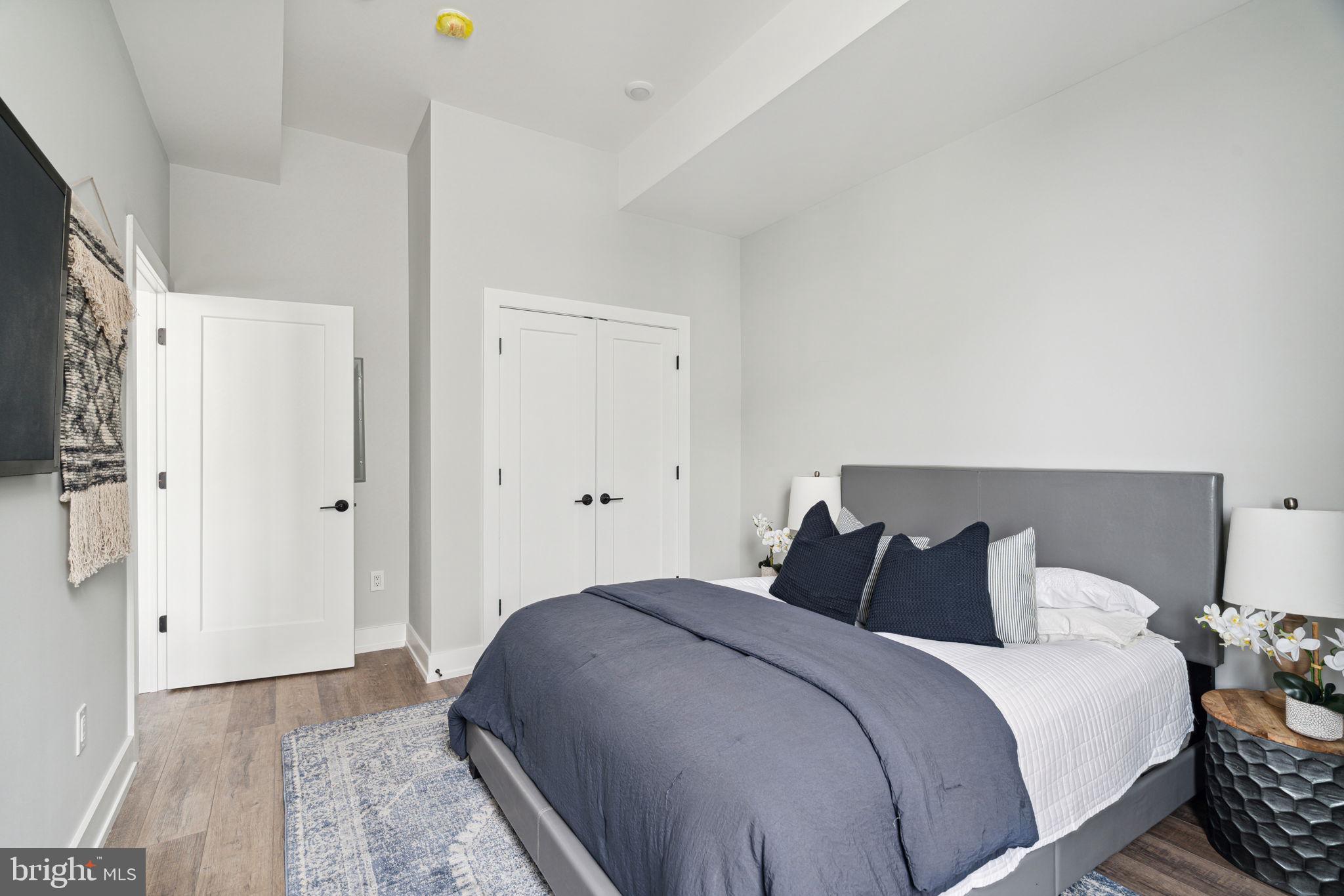 2233 N 7TH ST #UNIT 302