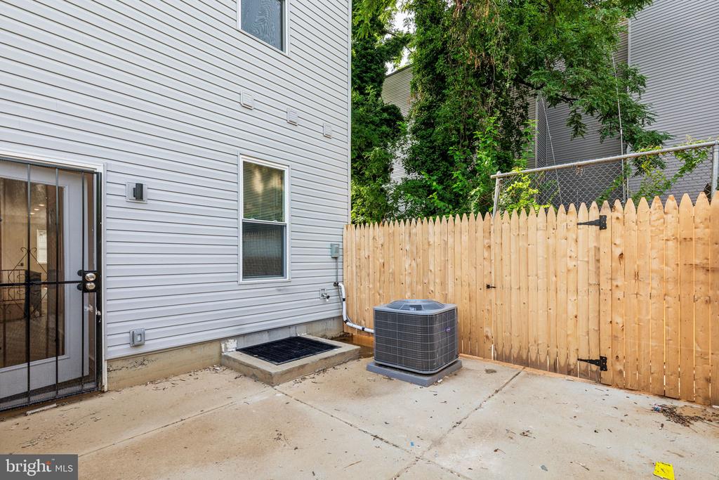 2306 N FAIRHILL ST #2