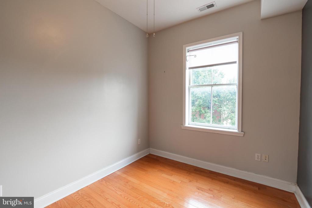 1733 WALLACE ST #UNIT 5