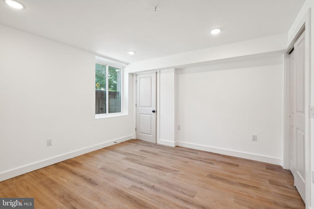 922 W SUSQUEHANNA AVE #1