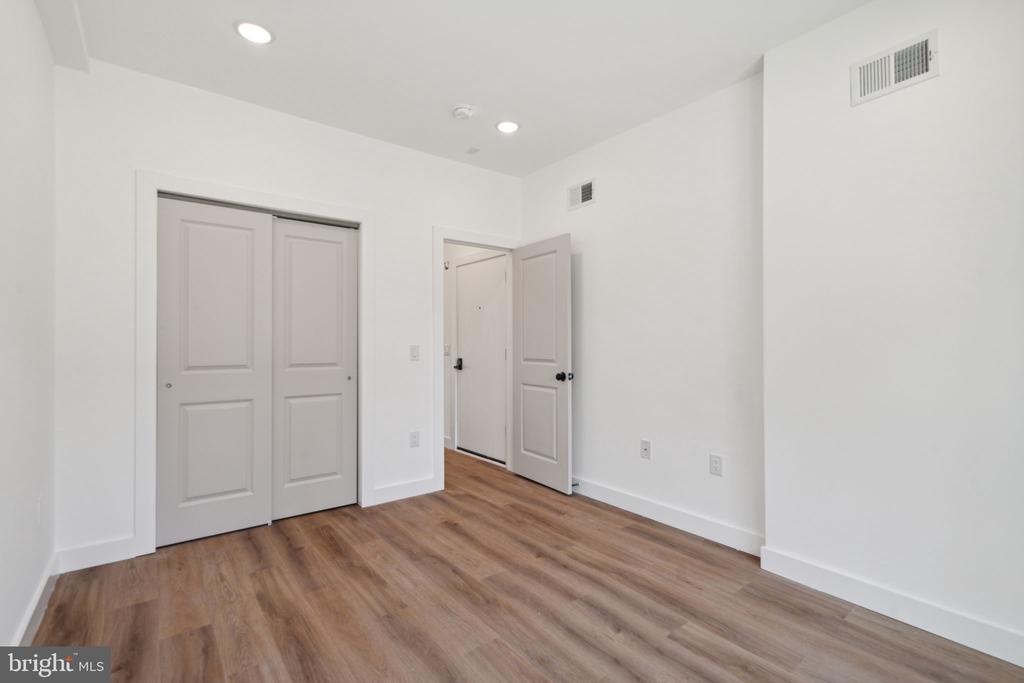 922 W SUSQUEHANNA AVE #1