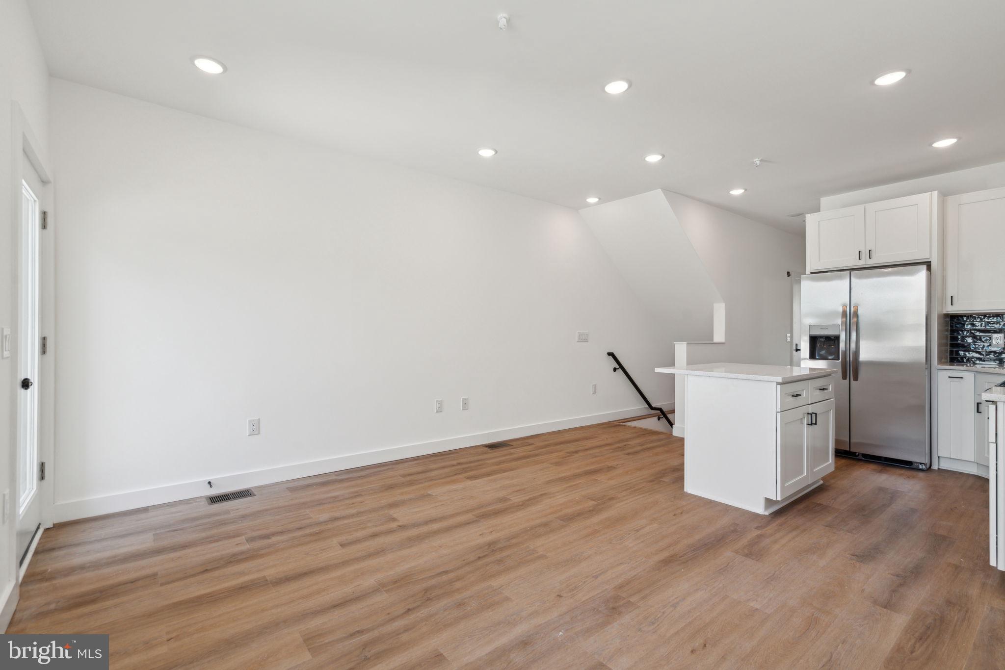 922 W SUSQUEHANNA AVE #1