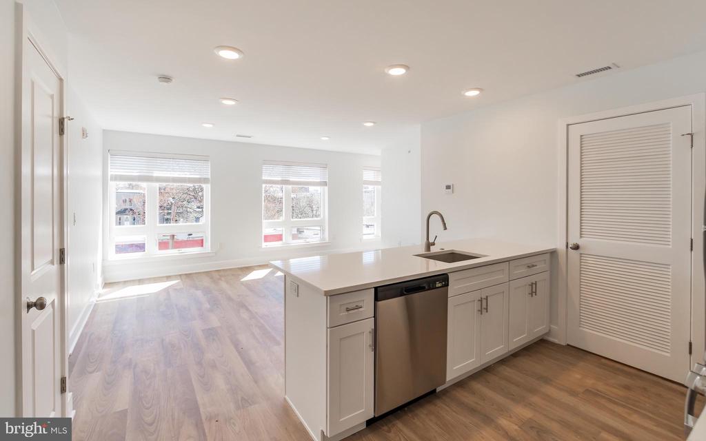1616 N BAILEY ST #UNIT 301
