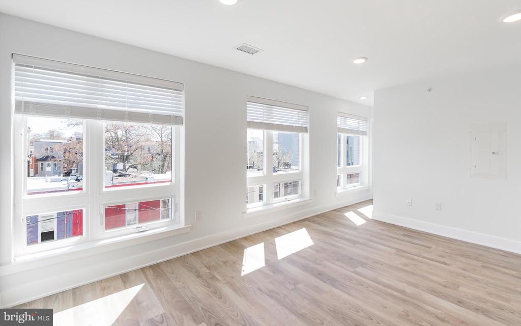 1616 N BAILEY ST #UNIT 301