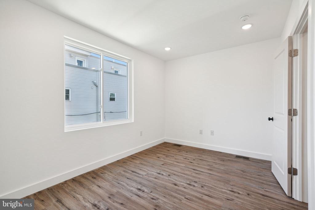 922 W SUSQUEHANNA AVE #2
