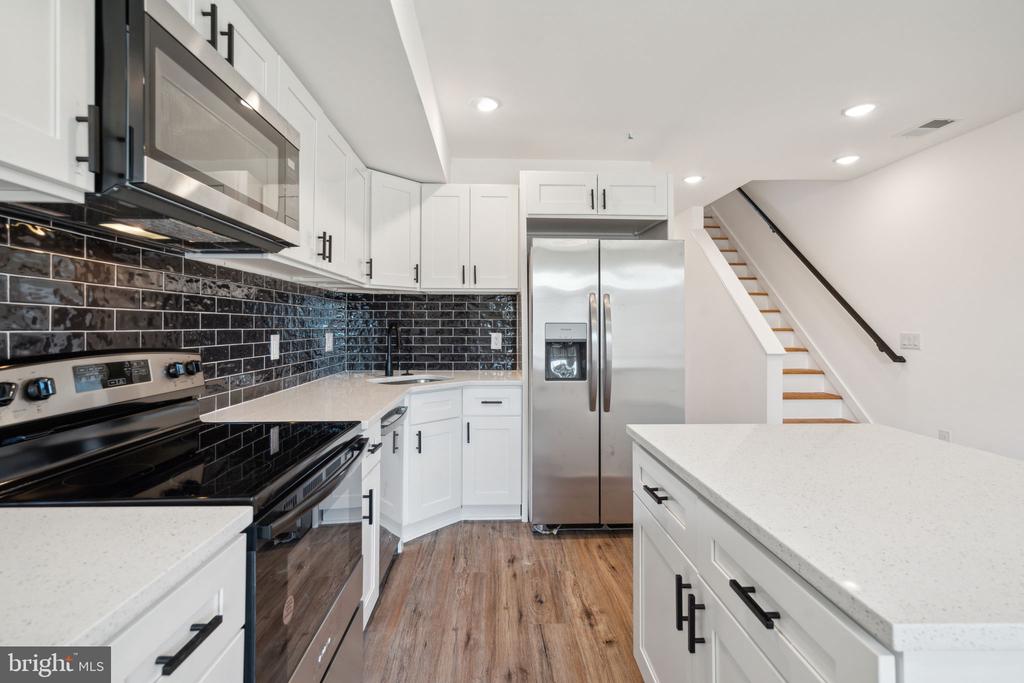 922 W SUSQUEHANNA AVE #2