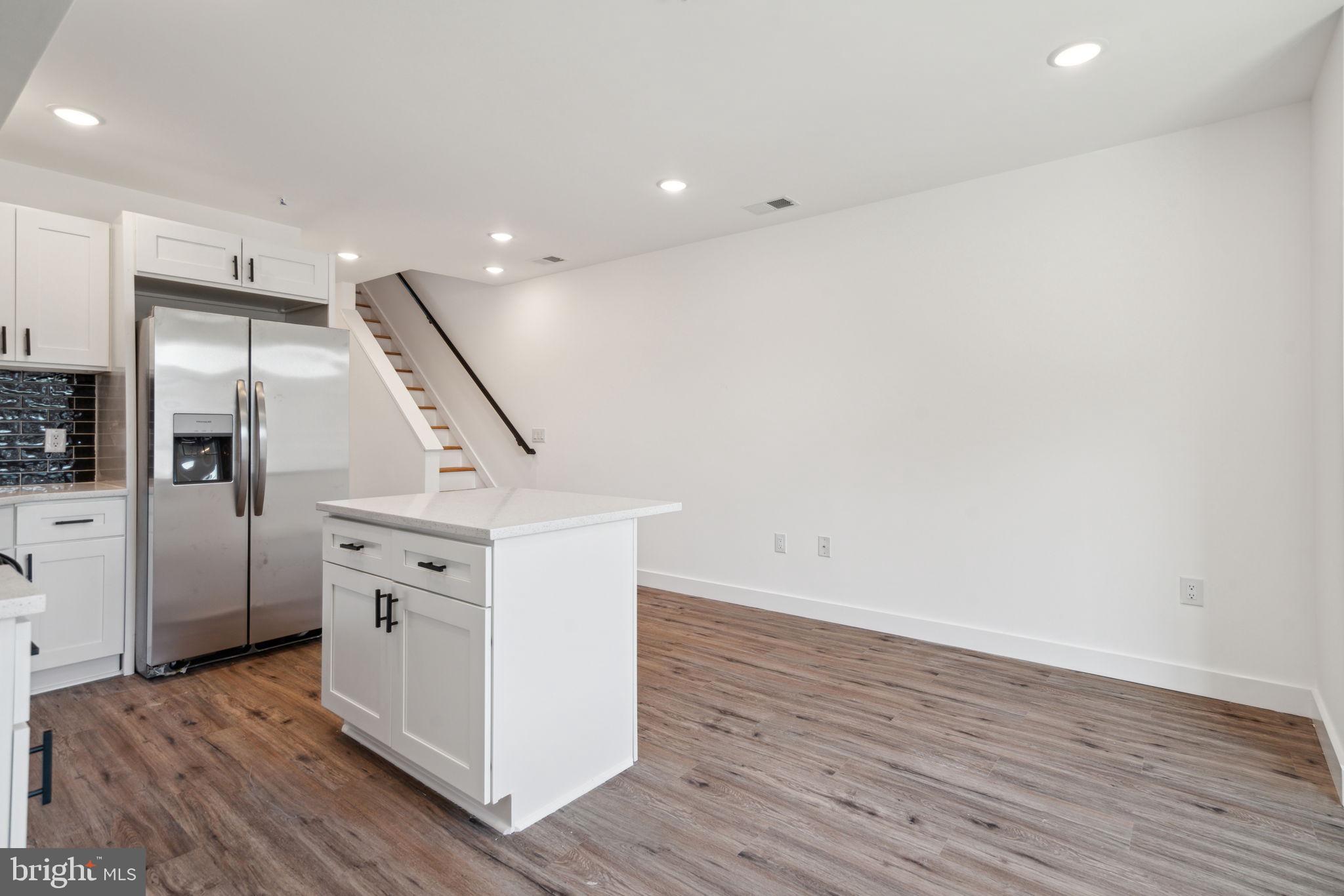 922 W SUSQUEHANNA AVE #2