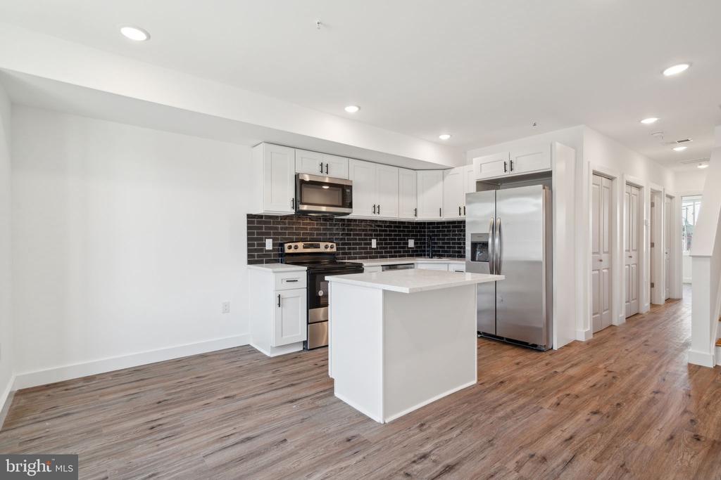 922 W SUSQUEHANNA AVE #2