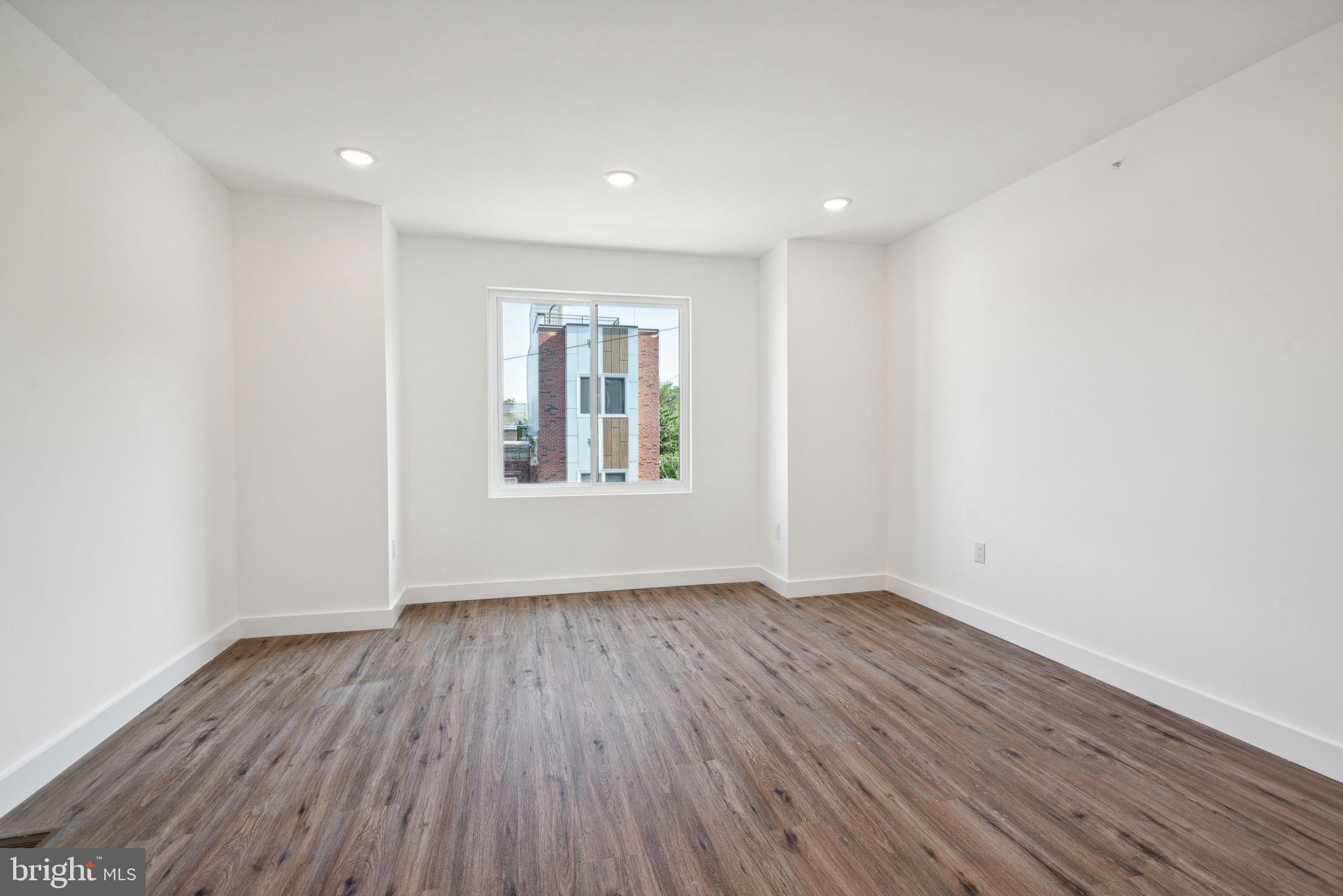 922 W SUSQUEHANNA AVE #2