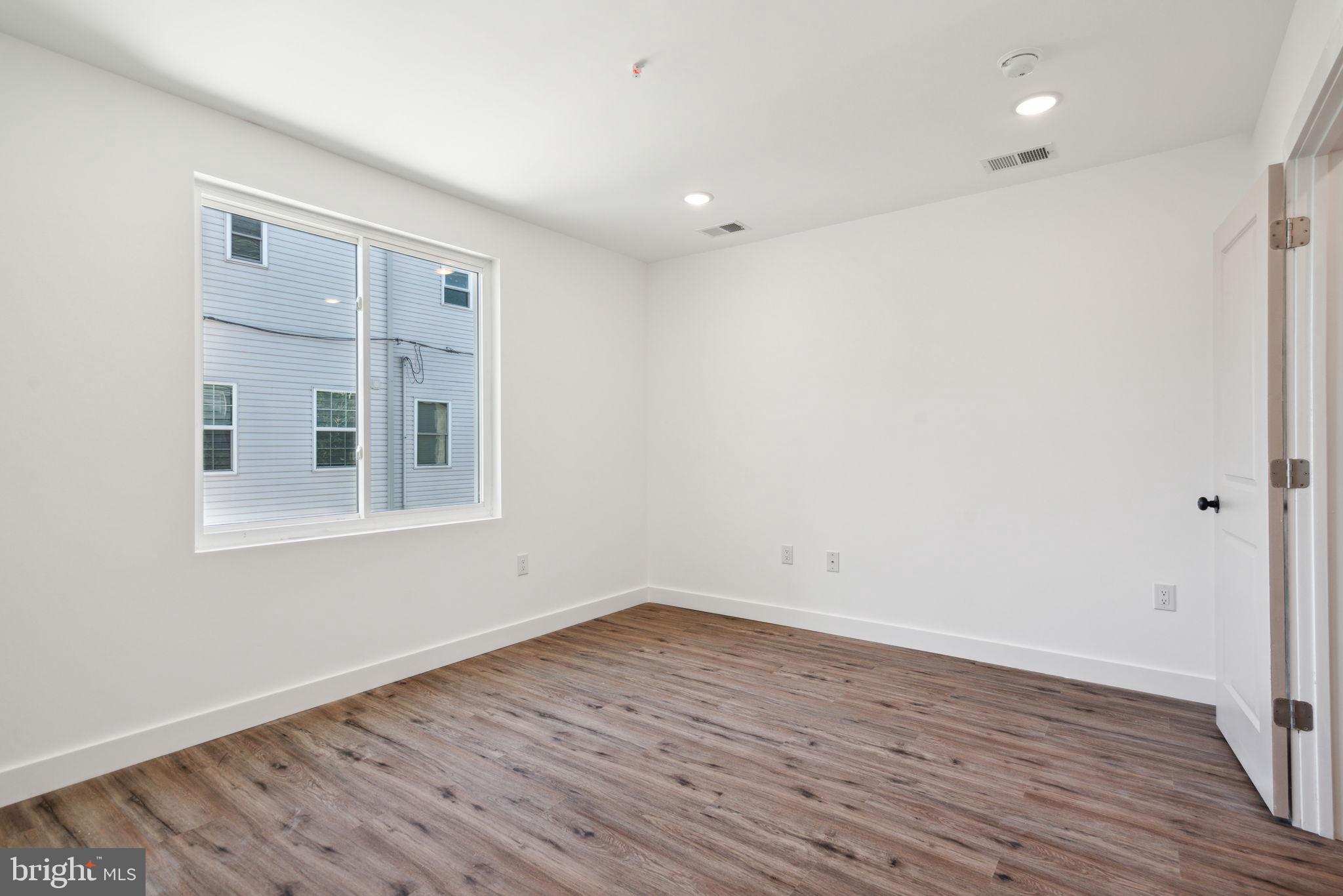 922 W SUSQUEHANNA AVE #2