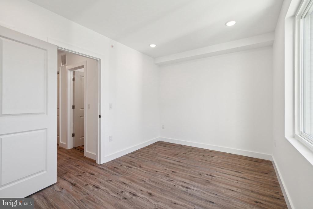 922 W SUSQUEHANNA AVE #2