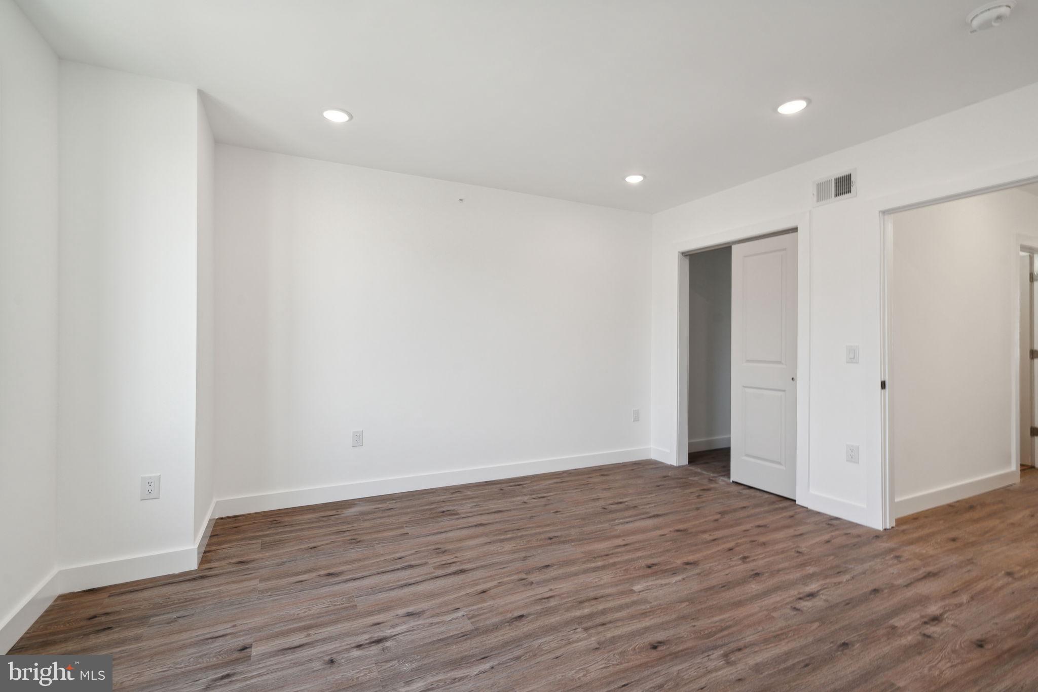 922 W SUSQUEHANNA AVE #2