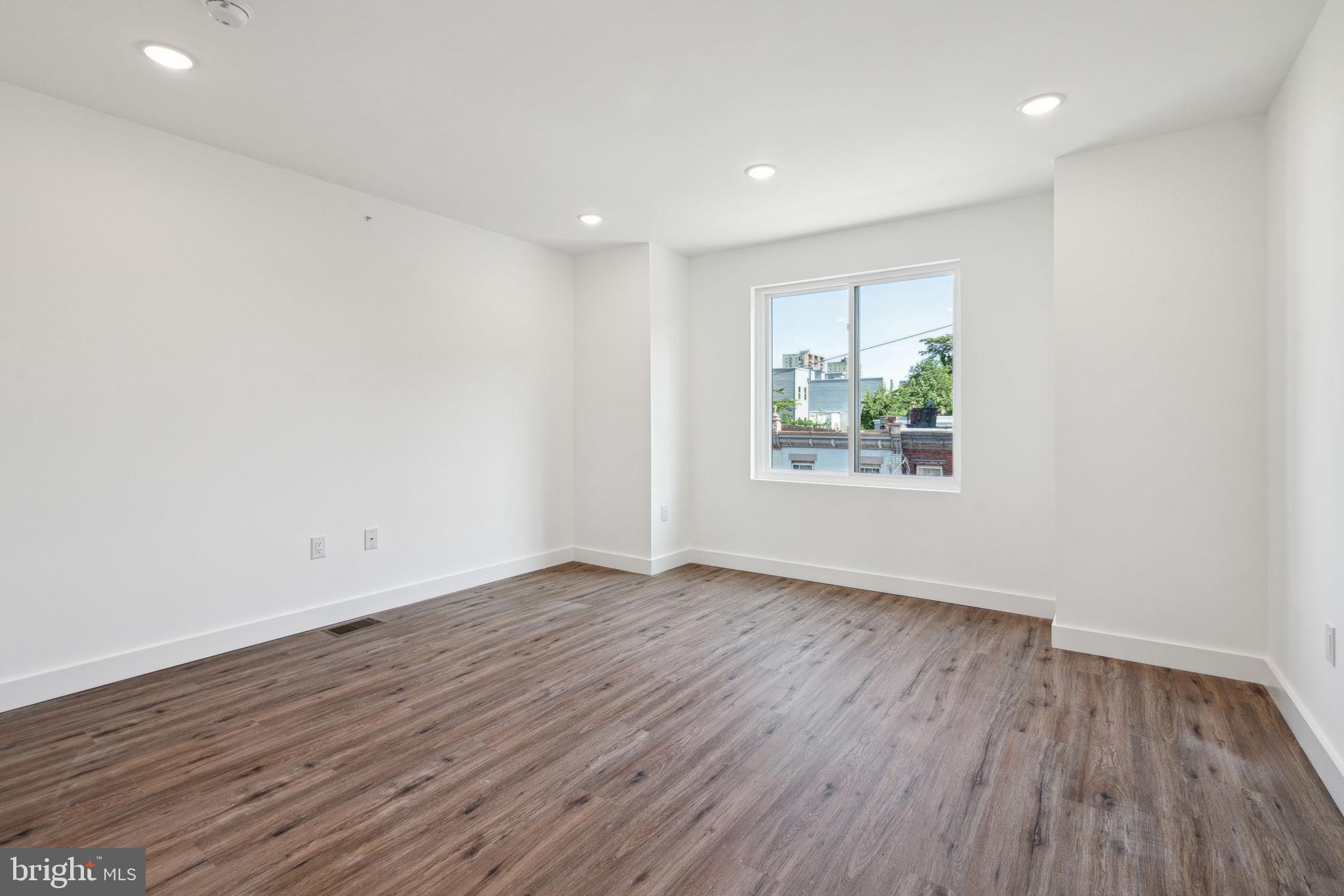 922 W SUSQUEHANNA AVE #2