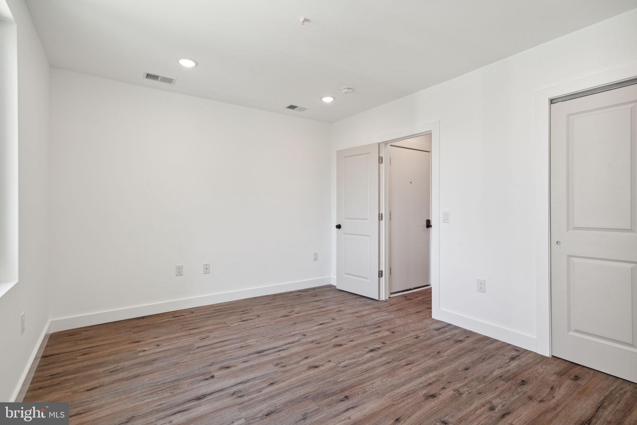 922 W SUSQUEHANNA AVE #2