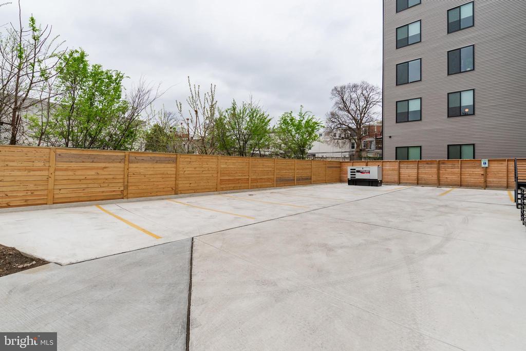 5900 GERMANTOWN AVE #UNIT 15