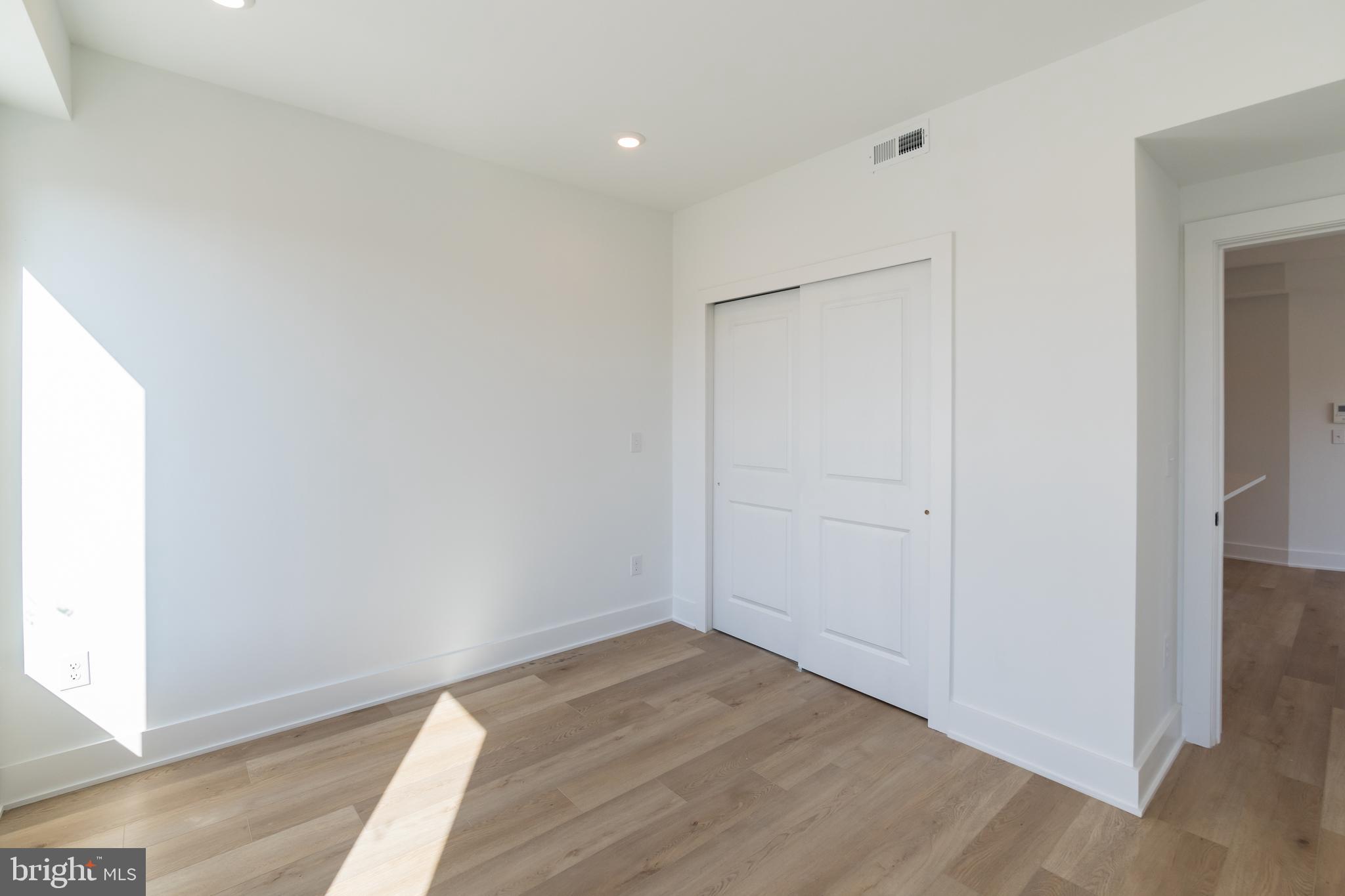 5900 GERMANTOWN AVE #UNIT 15