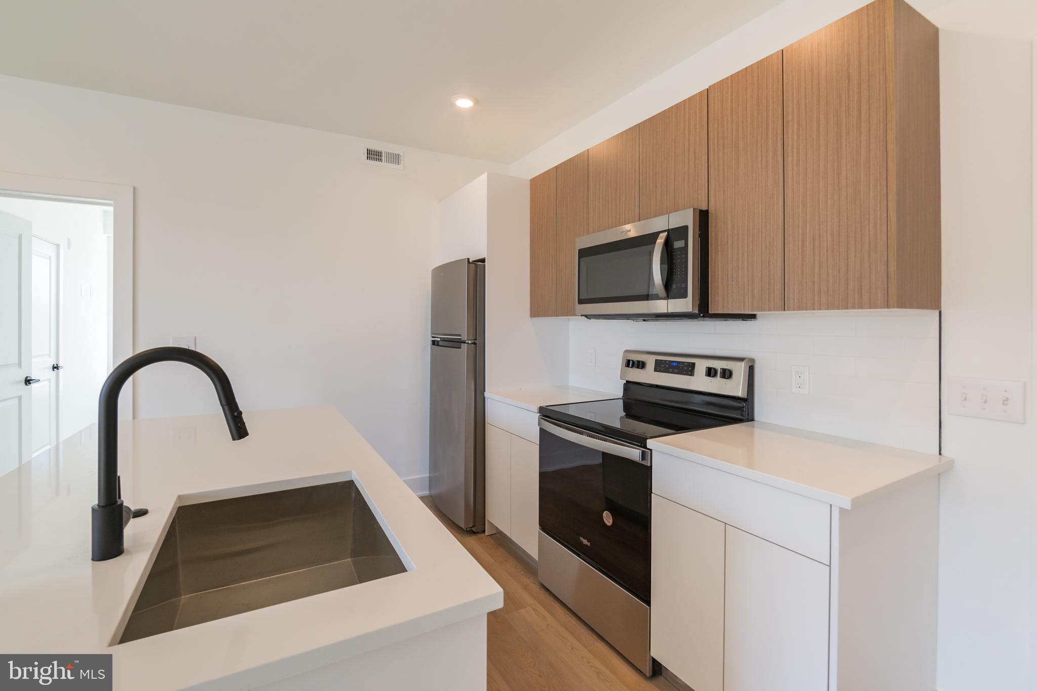 5900 GERMANTOWN AVE #UNIT 15