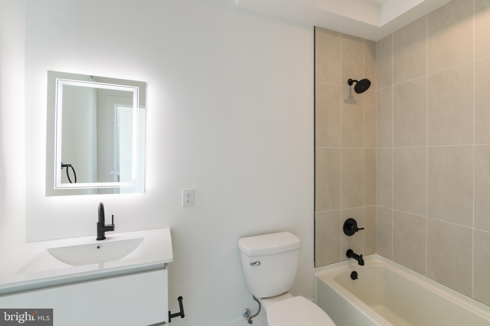 5900 GERMANTOWN AVE #UNIT 15