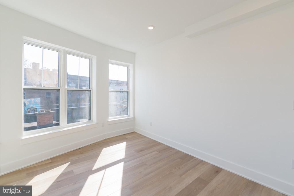 5900 GERMANTOWN AVE #UNIT 15