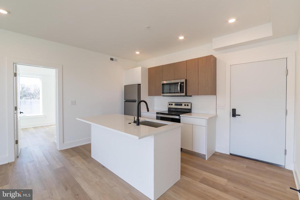5900 GERMANTOWN AVE #UNIT 15