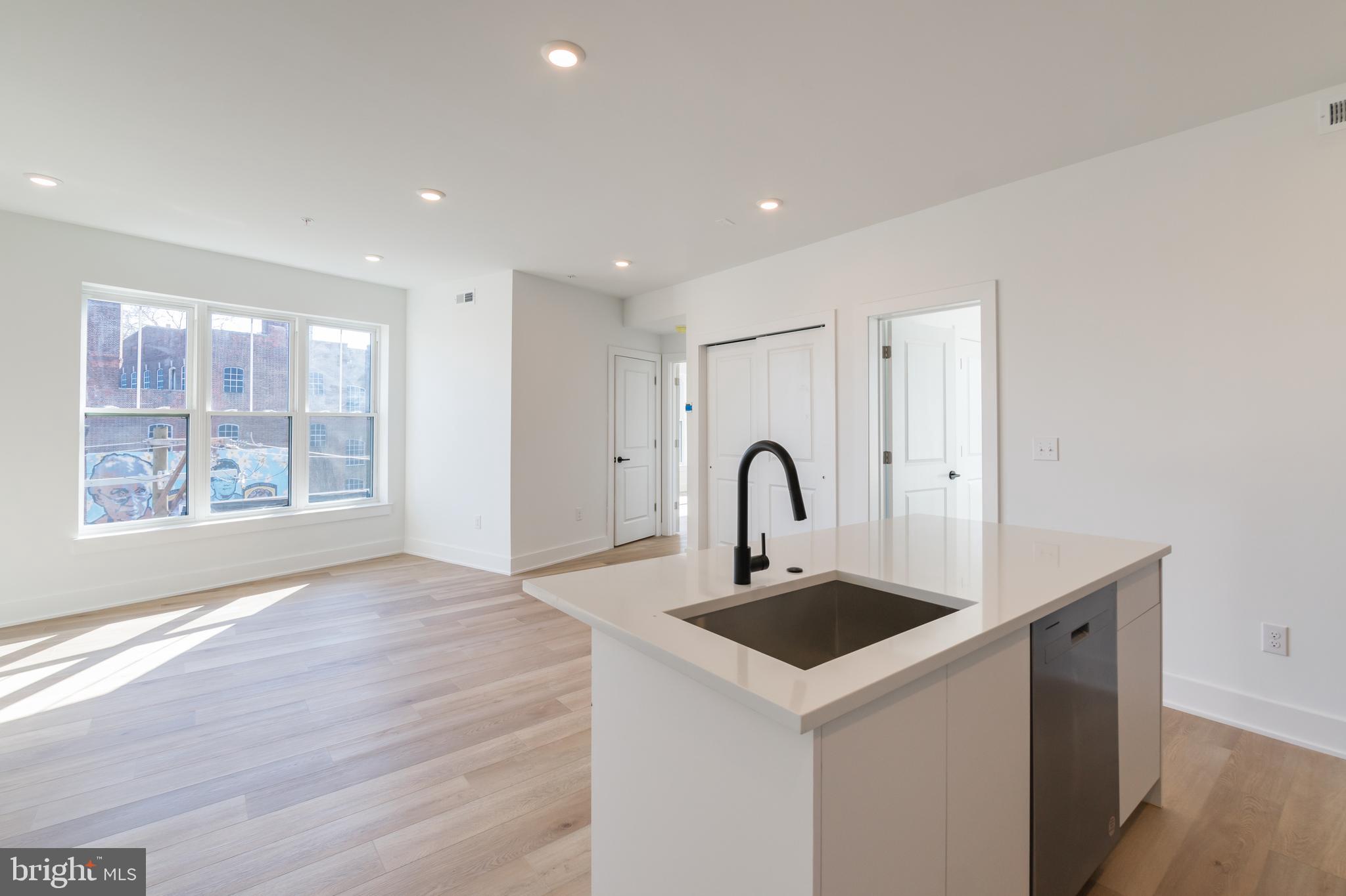 5900 GERMANTOWN AVE #UNIT 15