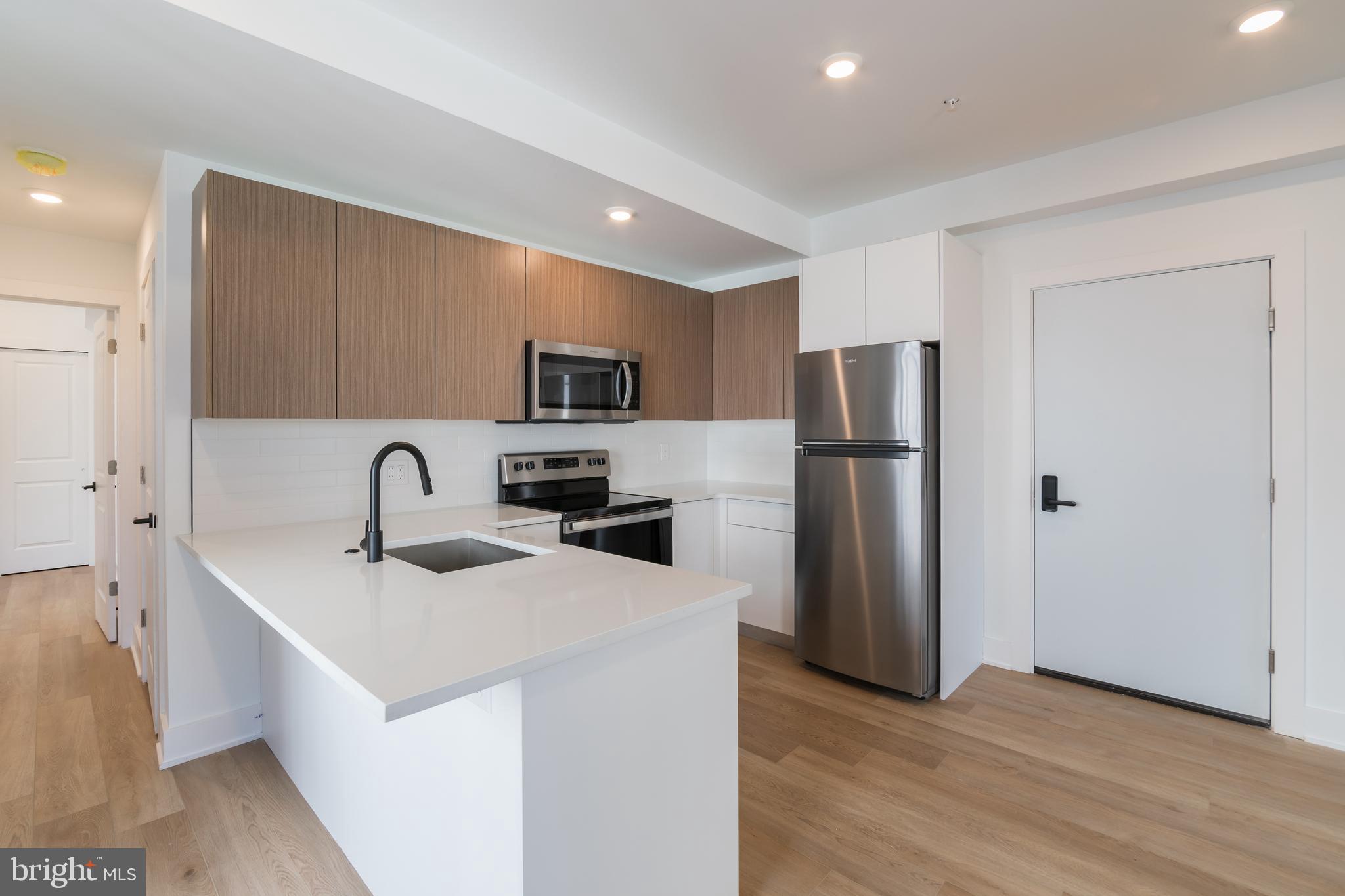 5900 GERMANTOWN AVE #UNIT 16